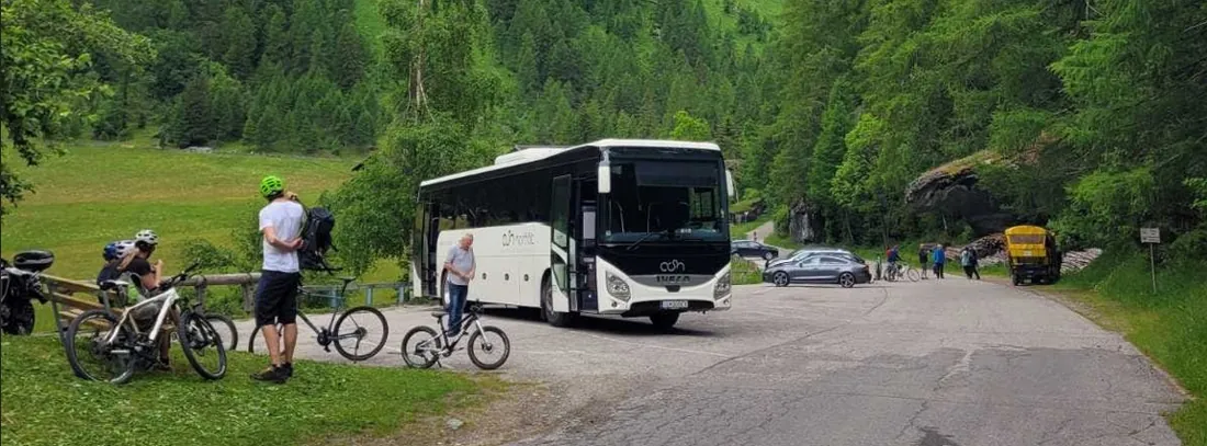 Skupinový výlet autobusom po Slovensku