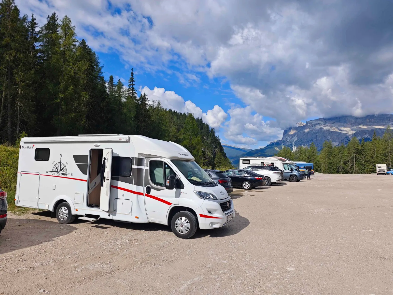 Karavan Sunlight T67 zaparkovaný na mieste nájdenom cez Park4night